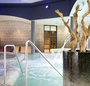 Vrije tijd/Koffertje AQUATONIC RENNES - PARCOURS AQUATONIC® + HAMMAM + SAUNA ST GREGOIRE