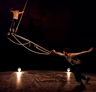 Nieuw circus ENTRE CHIEN ET LOUP VITROLLES