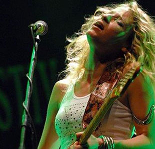 Blues ANA POPOVIC (SERBIA) VERVIERS