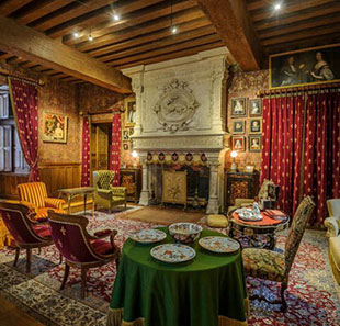 CHATEAU D'AZAY-LE-RIDEAU CHATEAU D'AZAY-LE-RIDEAU