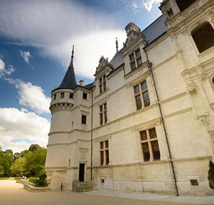CHATEAU D'AZAY-LE-RIDEAU CHATEAU D'AZAY-LE-RIDEAU