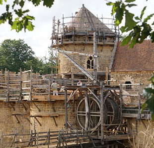 Monumentenbezoek GUÉDELON NOUS BÂTISSONS UN CHÂTEAU FORT TREIGNY