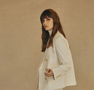 Variété en Frans chanson CLARA LUCIANI NIMES