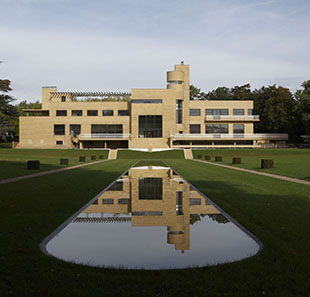VILLA CAVROIS
