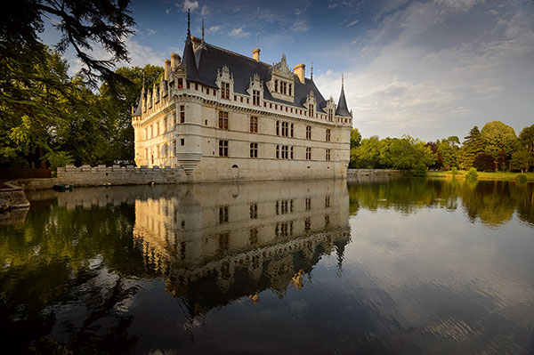 CHATEAU D'AZAY-LE-RIDEAU CHATEAU D'AZAY-LE-RIDEAU