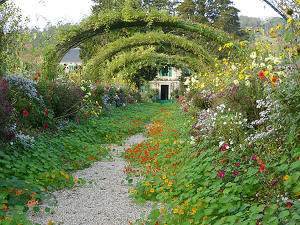 MAISON ET JARDINS DE CLAUDE MONET MAISON ET JARDINS DE CLAUDE MONET