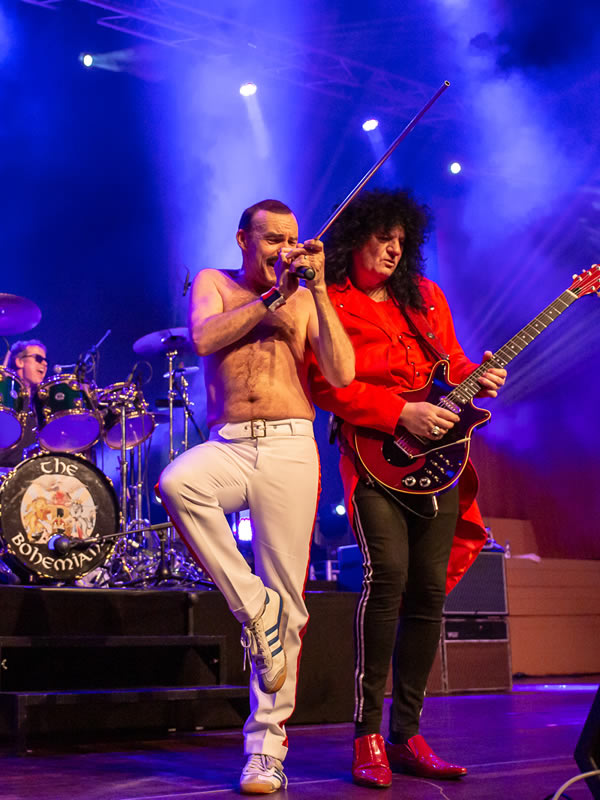 A NIGHT OF QUEEN A NIGHT OF QUEEN
